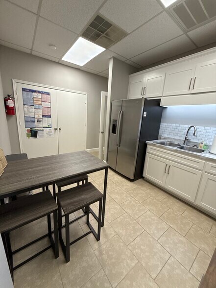 More Photos Of 1635 McFarland Blvd N, Tuscaloosa Office For Lease