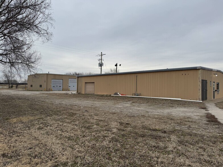 More Photos Of 225 NW Curtis St, Topeka Land For Sale