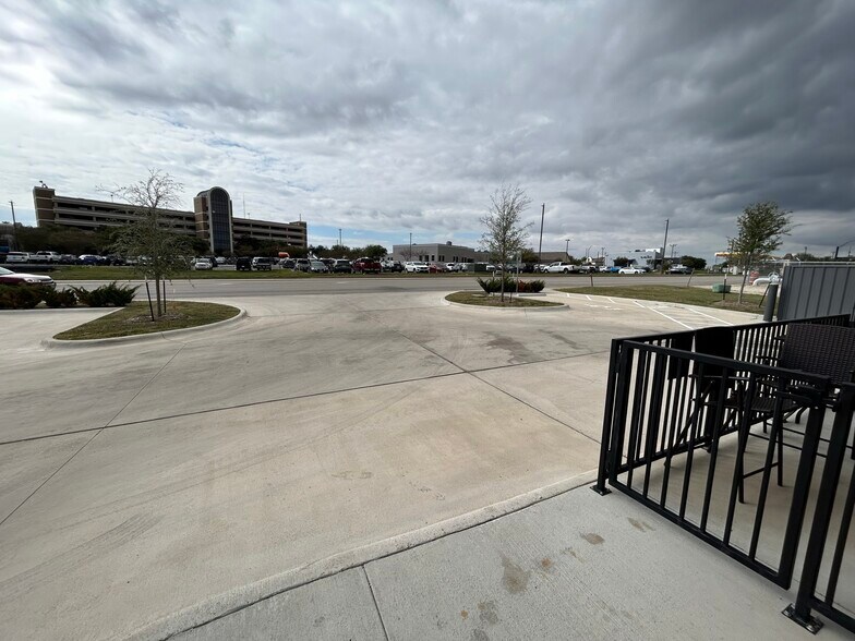 More Photos Of 2609 E 29th St, Bryan Freestanding For Sale