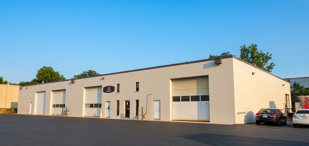 More Photos Of 5117-5125 E 65th St, Indianapolis Warehouse For Lease