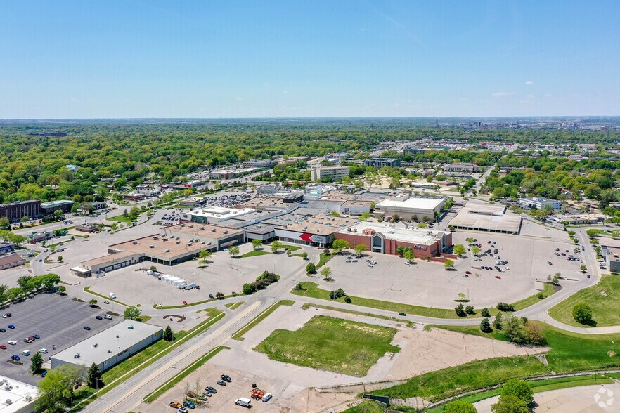 More Photos Of 6100 O St, Lincoln Unknown For Lease