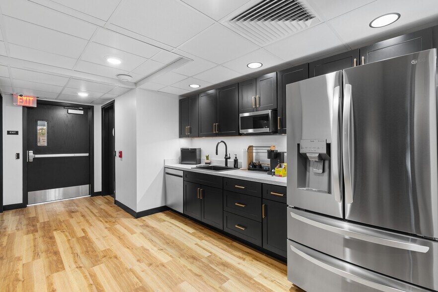 More Photos Of 3520 Snouffer Rd, Columbus Office For Sale
