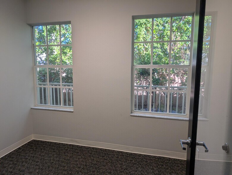 More Photos Of 3355 Clark Rd, Sarasota Medical For Lease