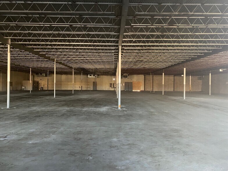 More Photos Of 809 Varsity Dr, Tupelo Storefront For Lease