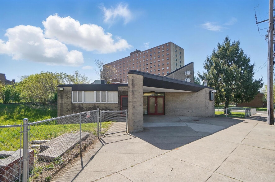 More Photos Of 1708 Baymiller St, Cincinnati Religious Facility For Sale