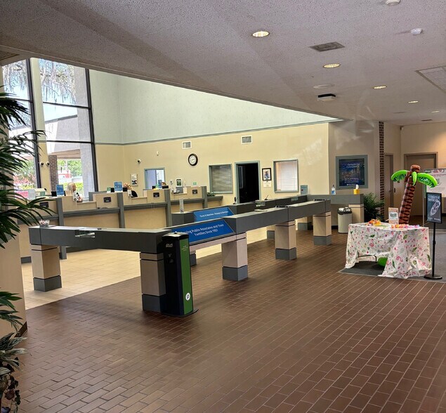 More Photos Of 101 Scholars Way, Jacksonville Bank For Lease