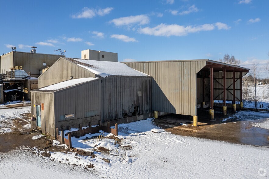 More Photos Of 200 Maple St, Sparta Manufacturing For Sale