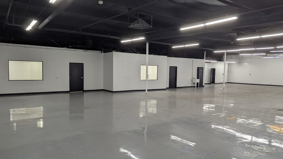More Photos Of 819 W 22nd St, Tempe Warehouse For Lease
