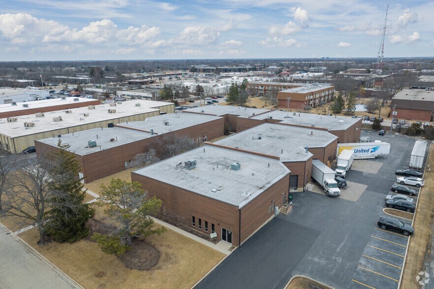 Primary Photo Of 3353-3411 N Ridge Ave, Arlington Heights Warehouse For Lease