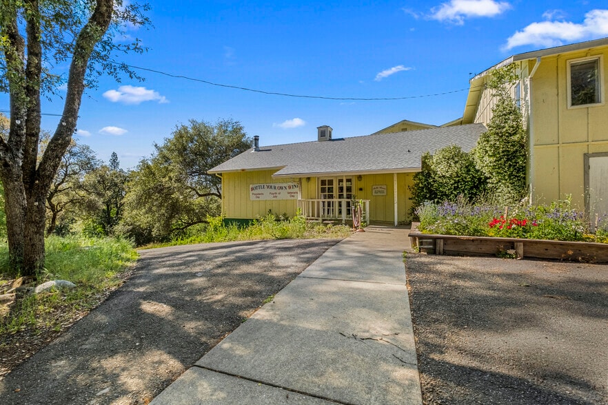 More Photos Of 8221 Stoney Creek Rd, Fair Play Winery Vineyard For Sale