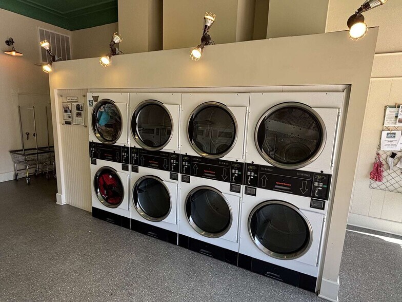 More Photos Of 308 Broadway St, Cottonwood Falls Specialty For Sale