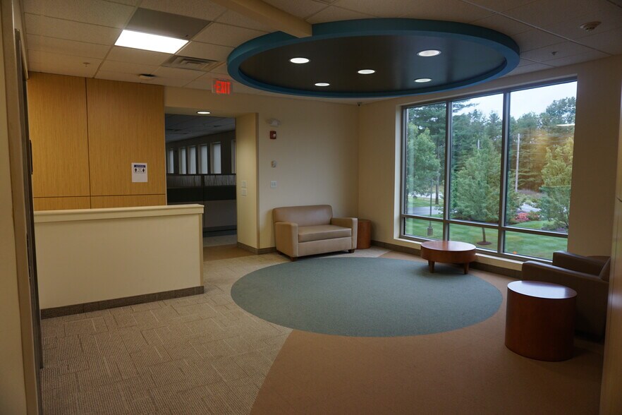 More Photos Of 40 Media Dr, Queensbury Office For Lease