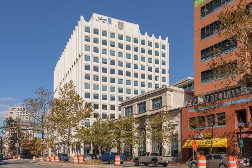 More Photos Of 7315 Wisconsin Ave, Bethesda Office For Lease
