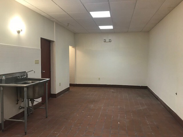 More Photos Of 5103 Torresdale Ave, Philadelphia Medical For Lease