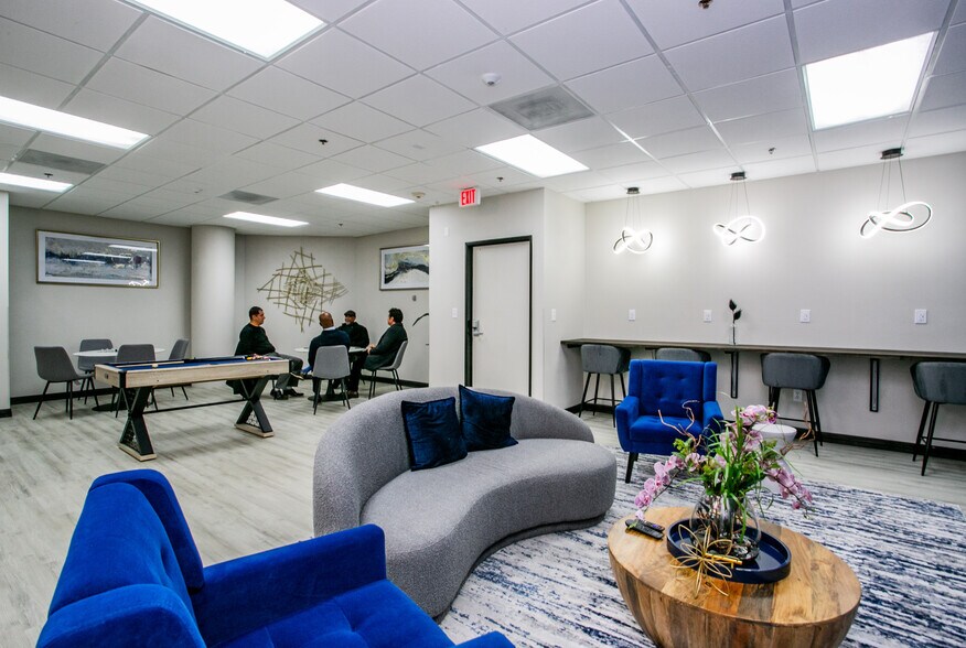 More Photos Of 3320 W Sahara Ave, Las Vegas Unknown For Lease