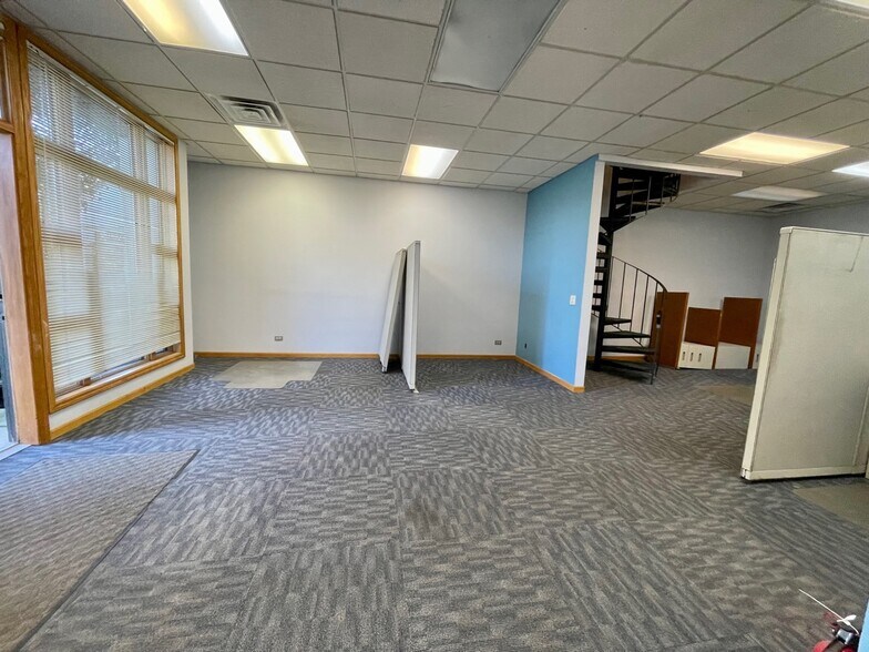 More Photos Of 1595 Weld Rd, Elgin Office For Lease