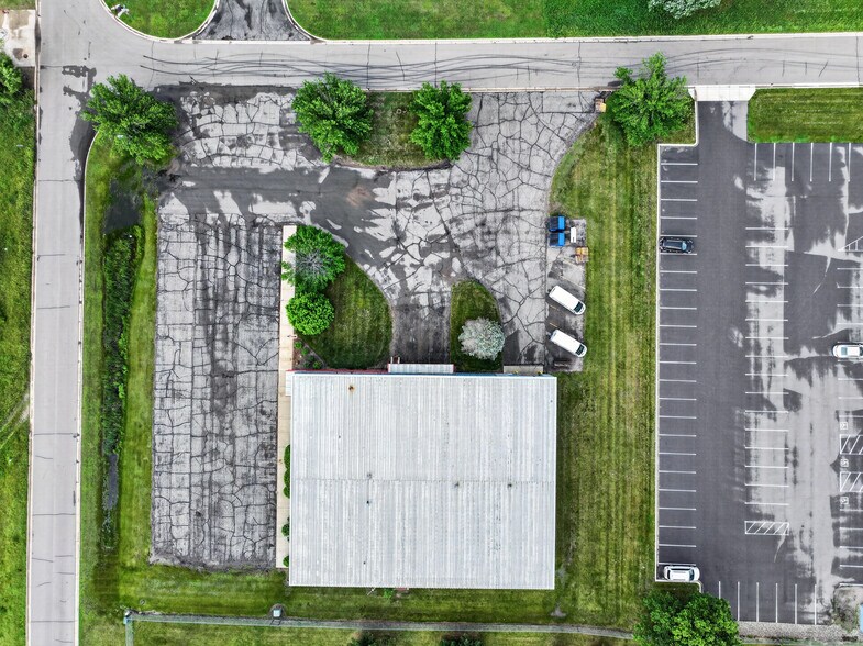 More Photos Of 1202 Sunridge Dr, Saint Cloud Warehouse For Sale