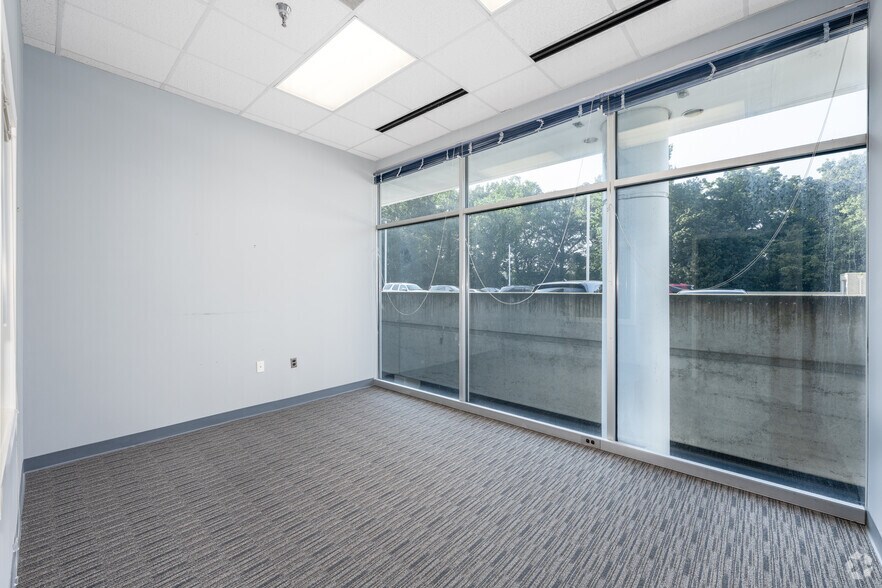 More Photos Of 2191 Defense Hwy, Crofton Medical For Lease