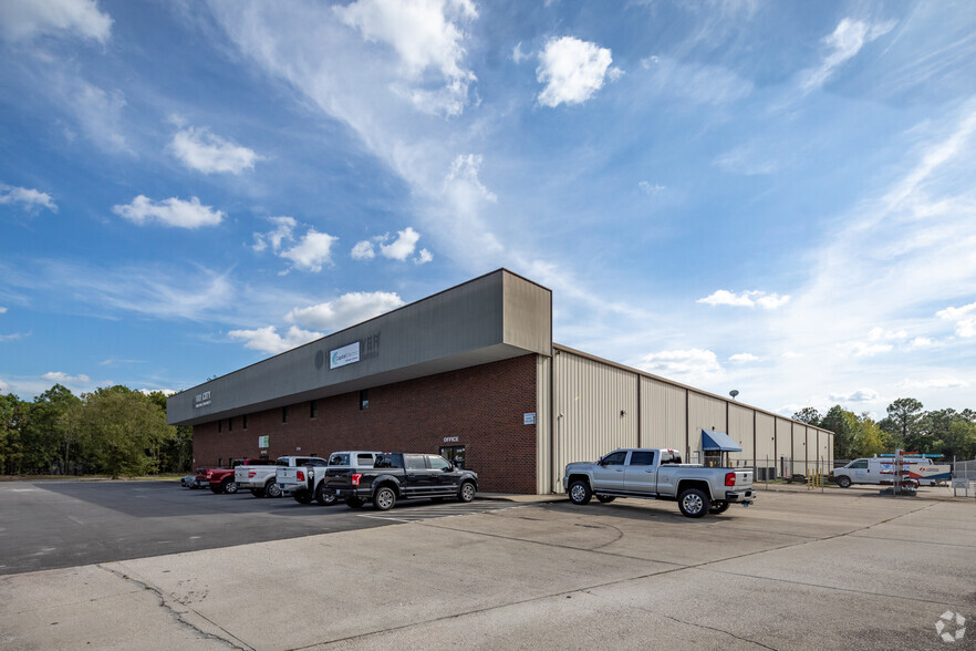 Primary Photo Of 334 East Mountain Dr, Fayetteville Manufacturing For Lease