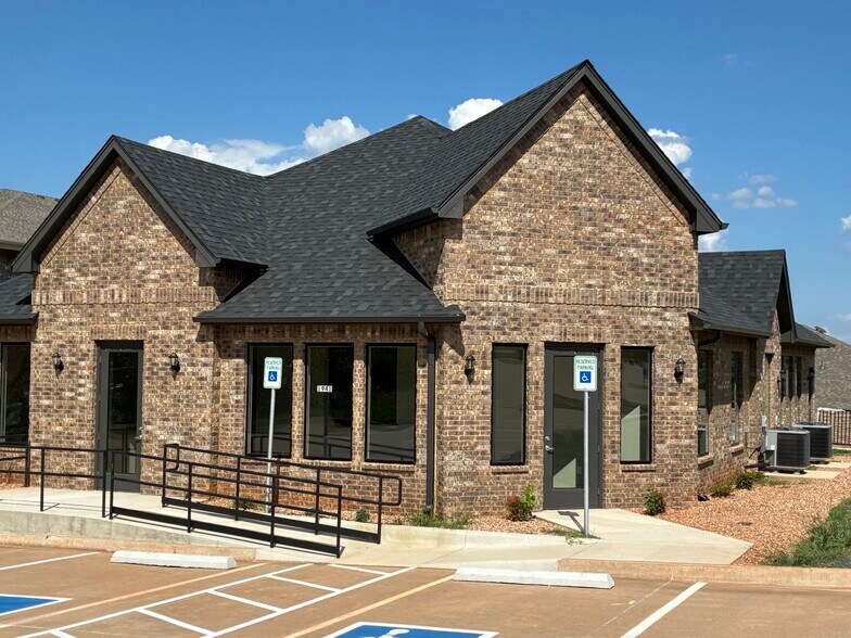 More Photos Of 1941 NW 142nd St, Oklahoma City Office For Lease
