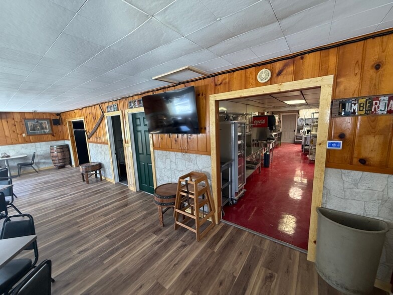 More Photos Of 1640 W US-2, Crystal Falls Restaurant For Sale