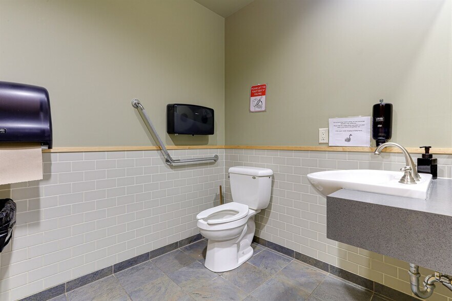 More Photos Of 2572 Davies Ave, Port Coquitlam Warehouse For Sale