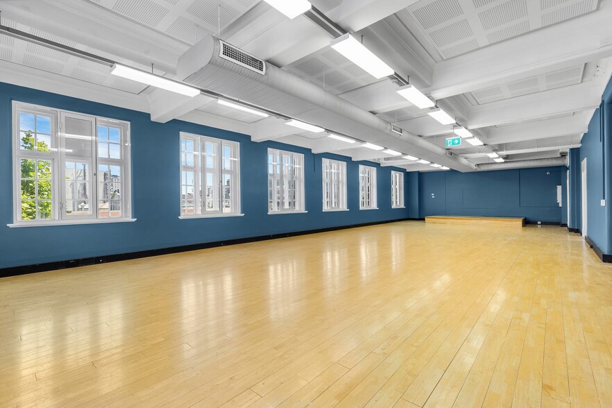 More Photos Of 593 Hunter St, Newcastle West Office For Lease