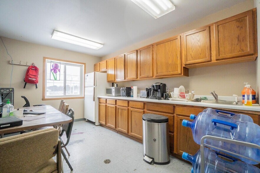 More Photos Of 305 Bach Ave, New York Mills Manufacturing For Sale