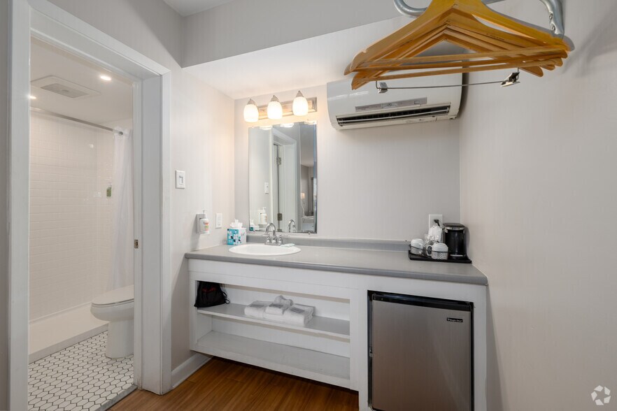 More Photos Of 611 W Oglethorpe Ave, Savannah Hotel For Sale