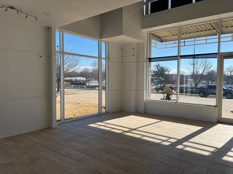 More Photos Of 421 E 11th St, Tulsa Unknown For Lease
