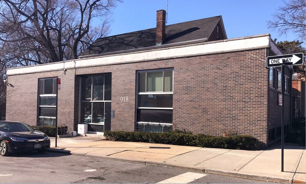 More Photos Of 918 Pelham Pky S, Bronx Medical For Lease