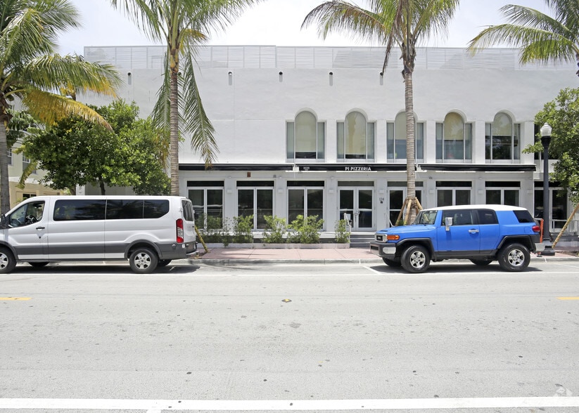 More Photos Of 124-136 Collins Ave, Miami Beach Bar For Lease