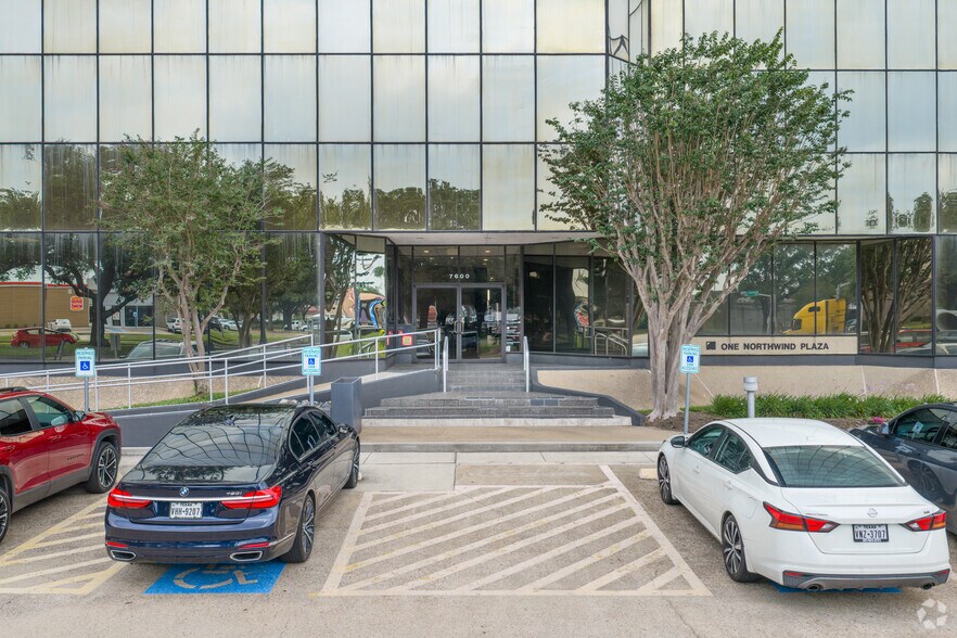 More Photos Of 7600 W Tidwell Rd, Houston Office For Lease