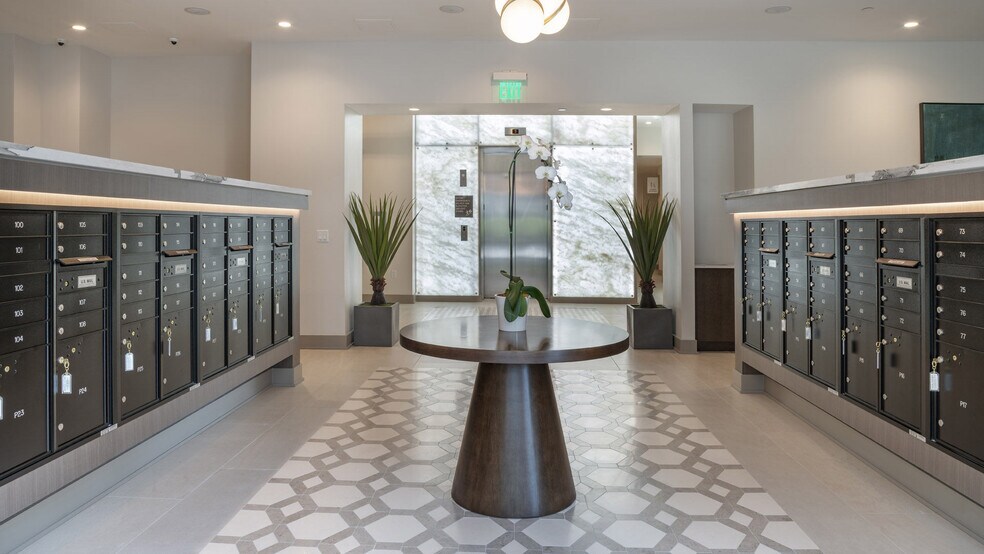 More Photos Of 295 NE Ivanhoe Blvd, Orlando Apartments For Lease