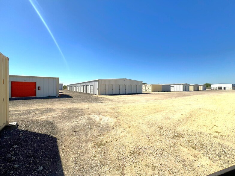 More Photos Of 8109 Us Highway 77, Sinton Self Storage For Sale