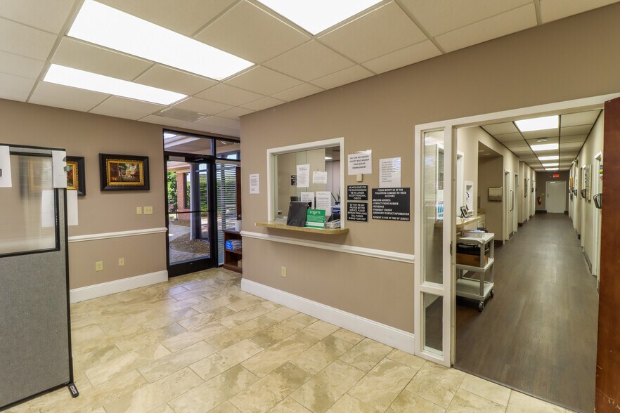 More Photos Of 3410 Sunset Blvd, West Columbia Medical For Lease