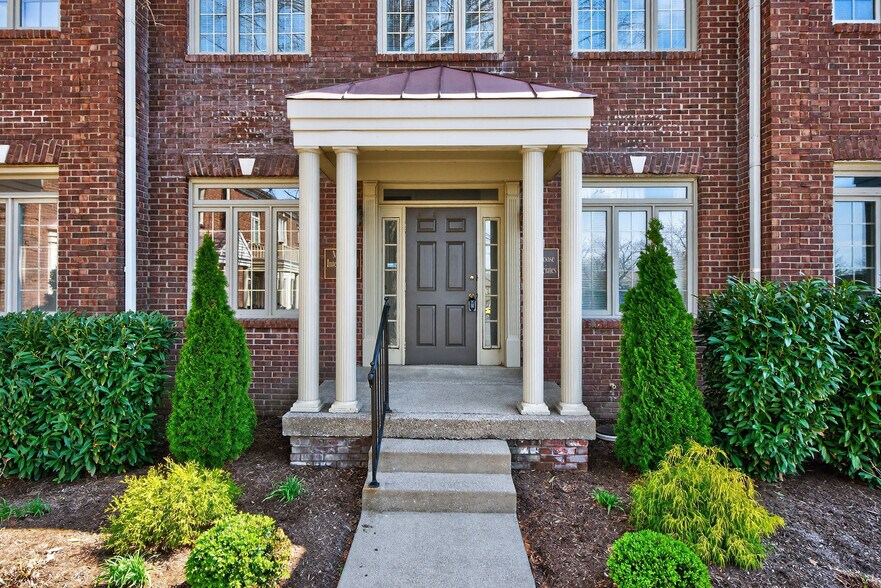 More Photos Of 519 Darby Creek Rd, Lexington Office For Sale