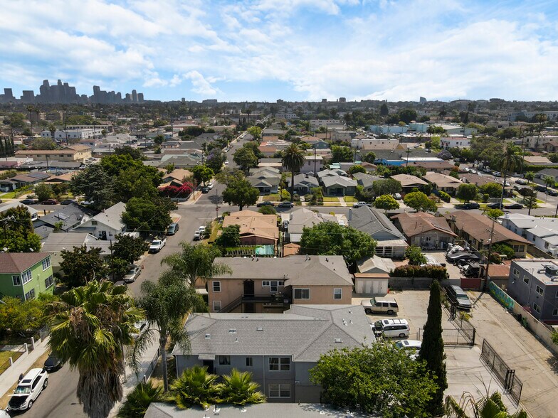 More Photos Of 1920 W 35th St, Los Angeles Multifamily For Sale