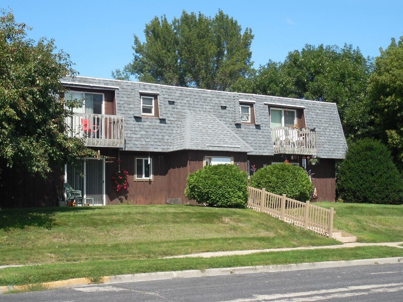 More Photos Of 201 Weed St, Fox Lake Apartments For Sale