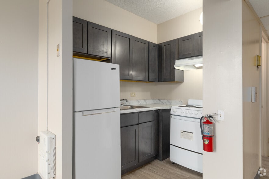 More Photos Of 489 W State St, Trenton Apartments For Lease