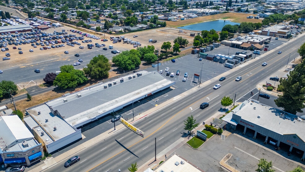 More Photos Of 727 Clovis Ave, Clovis Freestanding For Sale