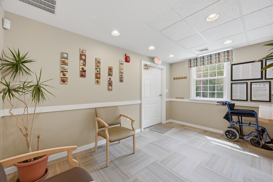 More Photos Of 35 Saybrook Rd, Essex Medical For Sale