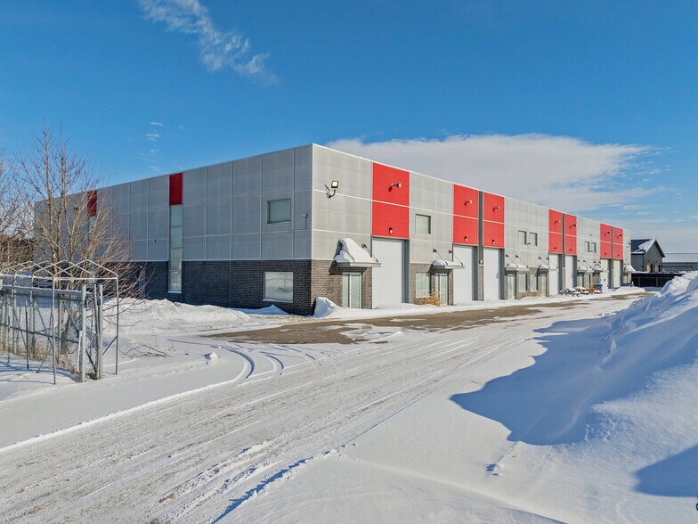 More Photos Of 14410 Rue Rolland-Desjardins, Mirabel Warehouse For Sale