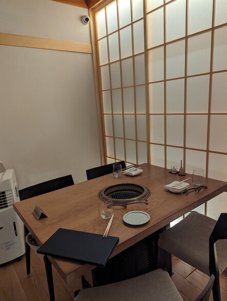 More Photos Of 341-343 W Broadway, New York Storefront Retail Office For Lease