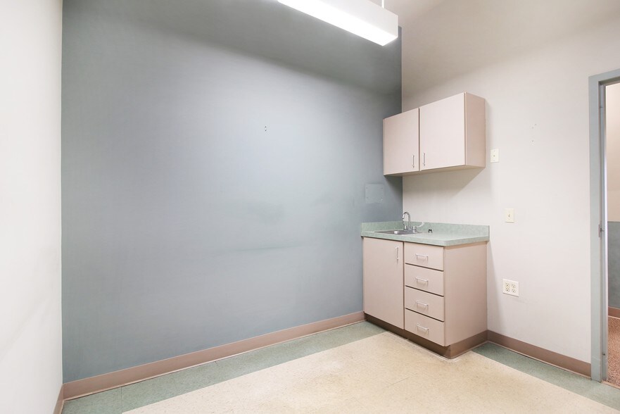 More Photos Of 1501 N Milford Rd, Milford Medical For Lease