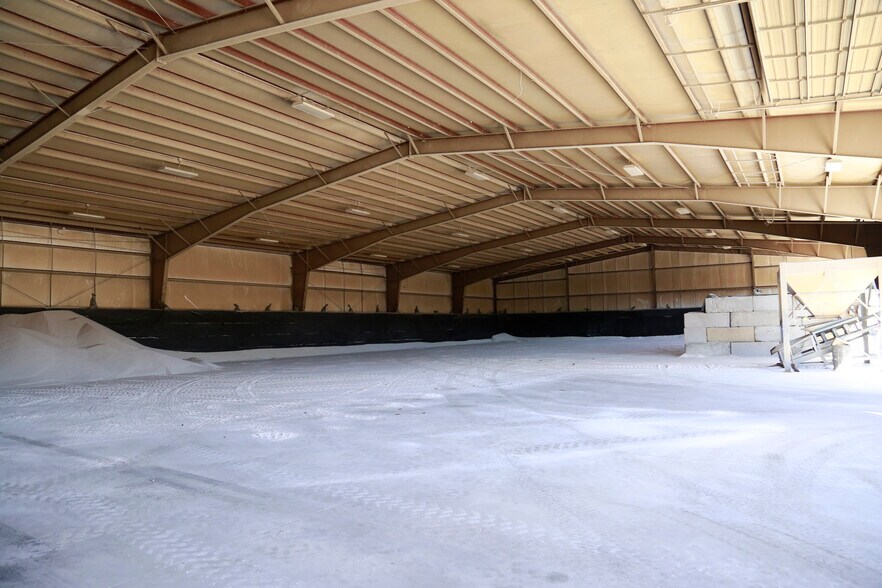 More Photos Of 255 S Plant St, Morgantown Distribution For Lease