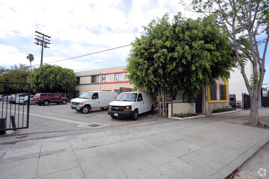 More Photos Of 3223 La Cienega Ave, Culver City Flex For Lease