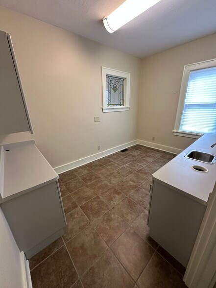 More Photos Of 62 Empire Blvd, Rochester Medical For Lease