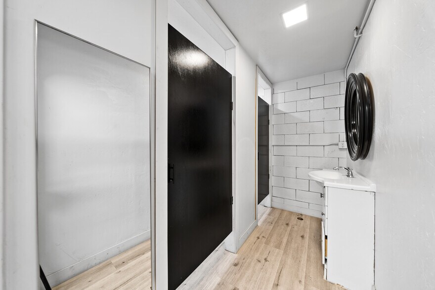 More Photos Of 6580 Federal Blvd, Lemon Grove Warehouse For Sale