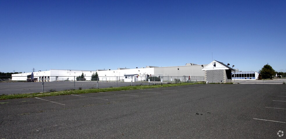Primary Photo Of 1735 Jersey Ave, North Brunswick Warehouse For Lease